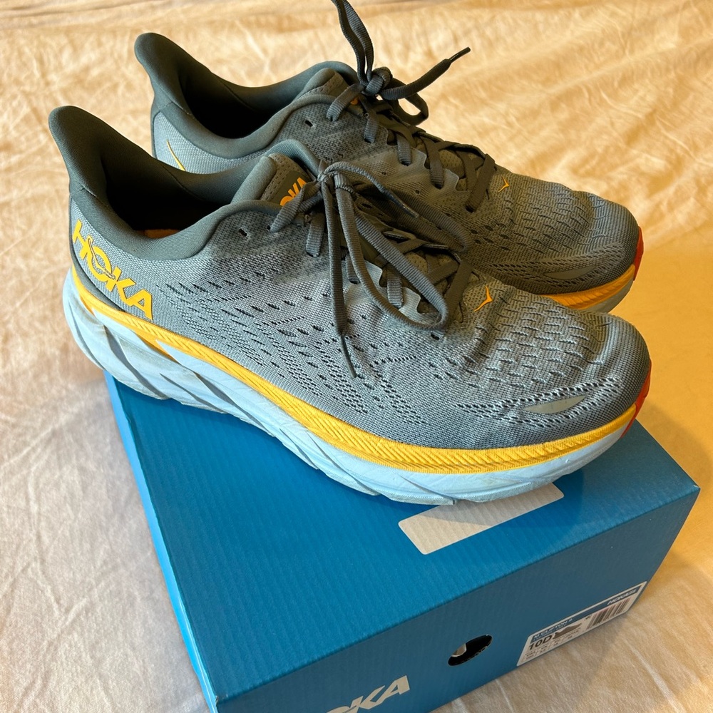 HOKA Clifton 8